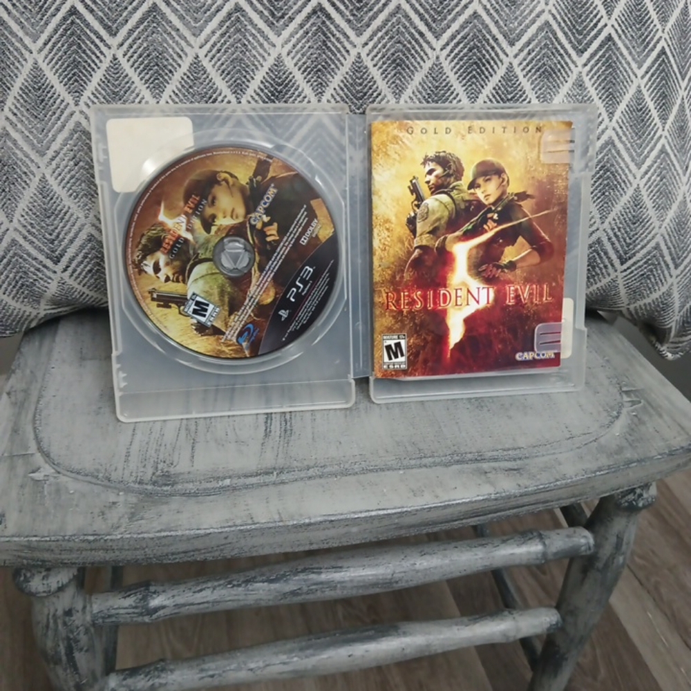 Source Unknown Black and Gold Video Games